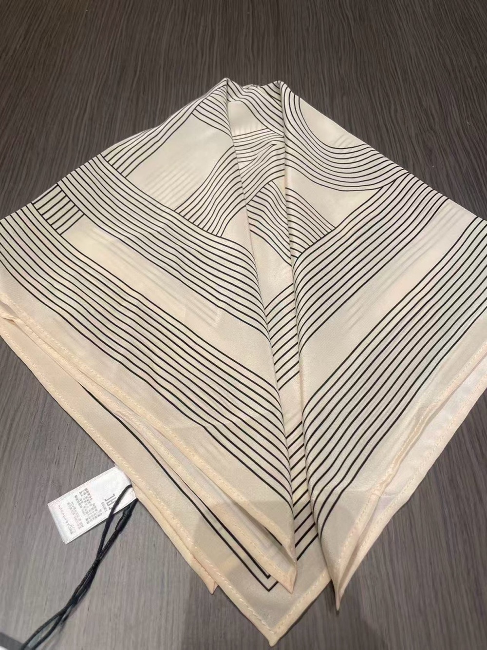 Toteme silk scarf - Picture 7 of 7